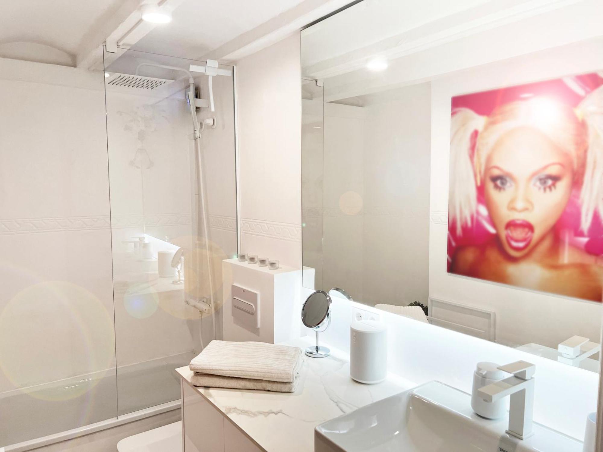 White Apartment Barcelona